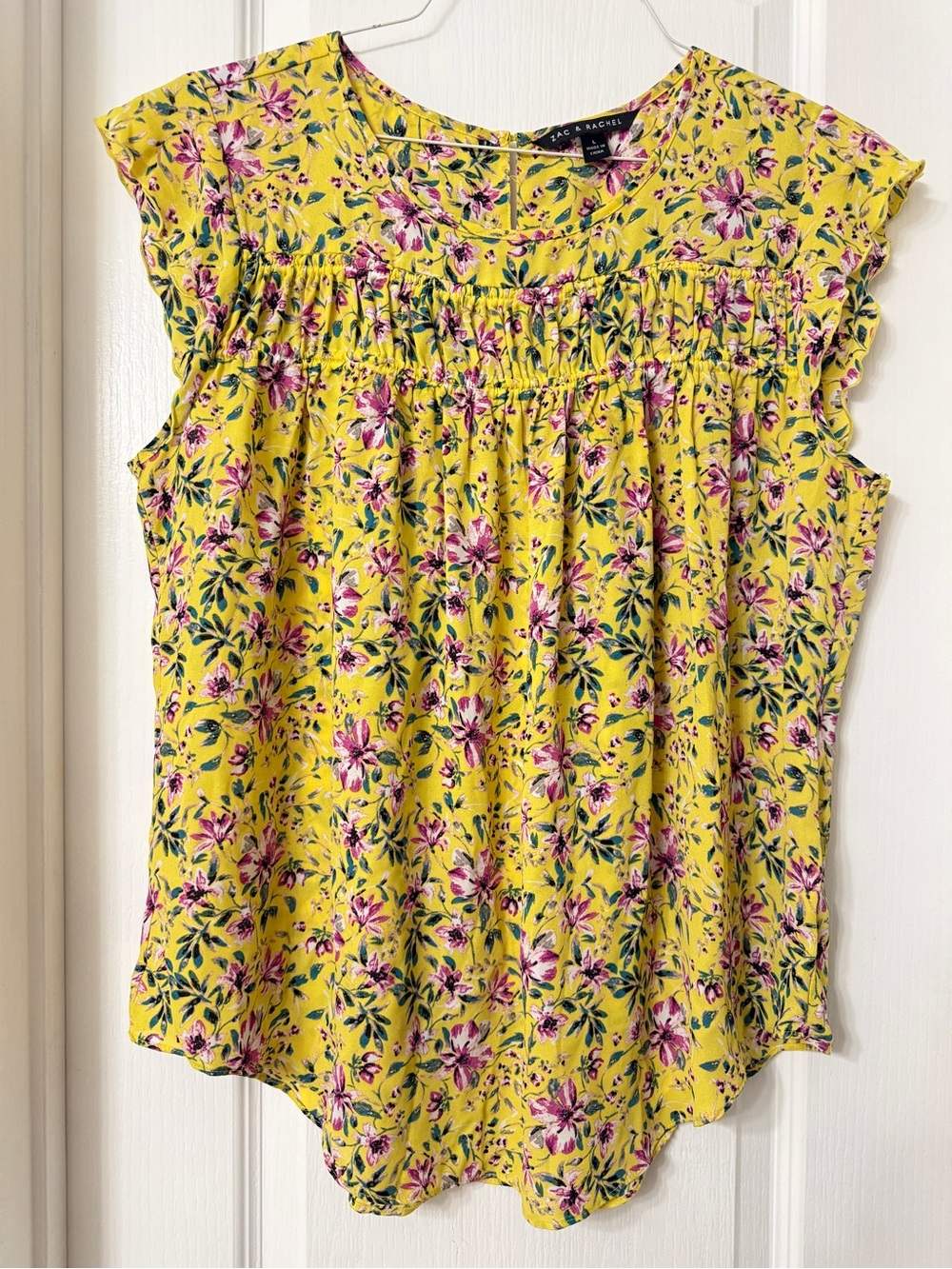 Zac & Rachel yellow floral smocked short flutter sleeves blouse Size L